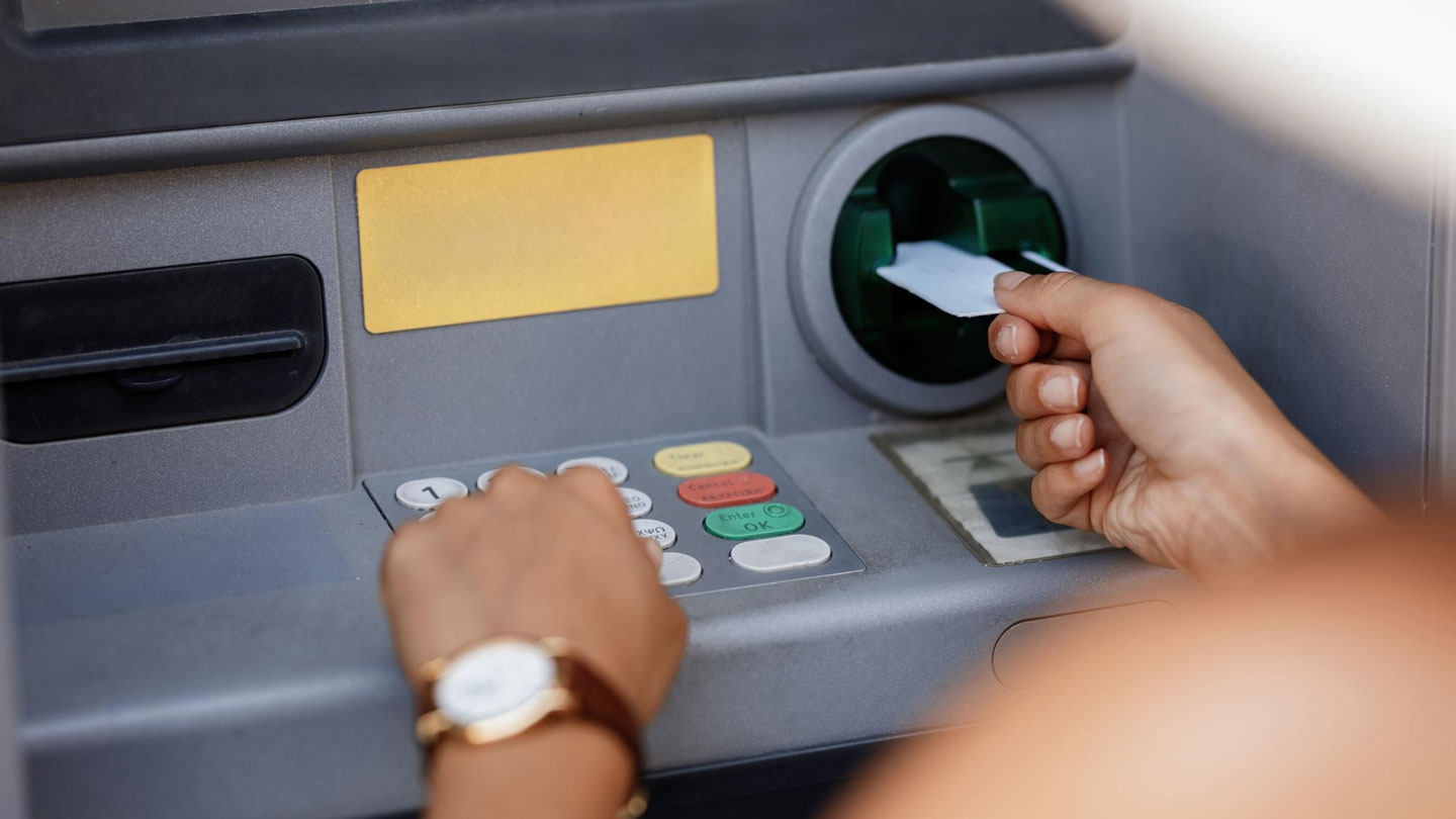 Vital-Tips-To-Maxime-Convenience-Using-24-Hour-ATMs-on-expertview