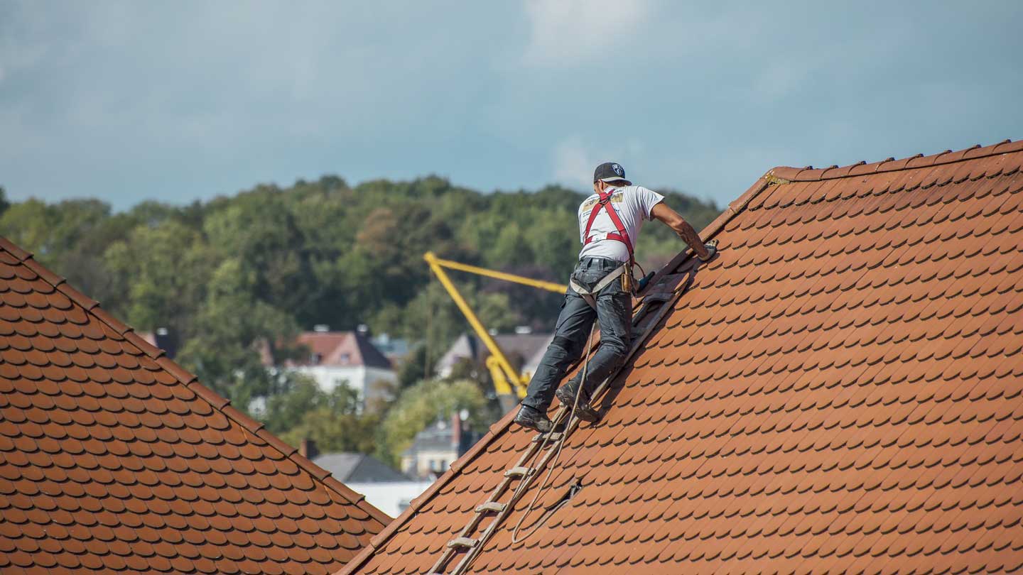 Importance-Of-Regular-Roof-Inspections-Protecting-Your-Investment-on-expertview